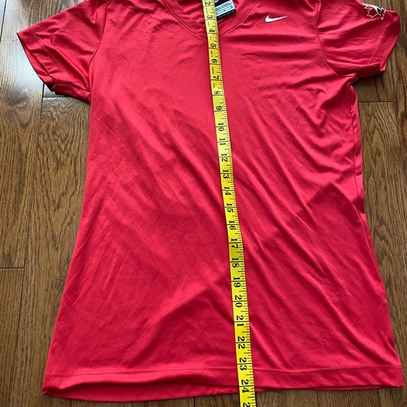 (3 for $25) Nike Canada t-shirt - Picture 10 of 10